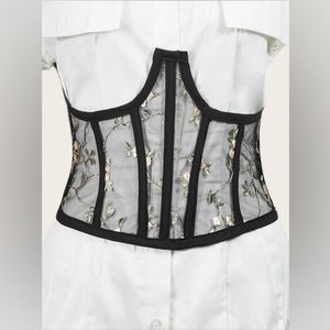Corset belt with flower embroidery